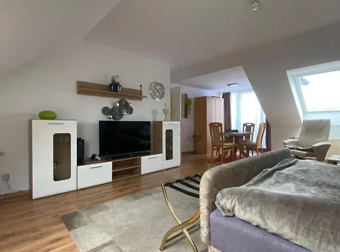 Dachgeschoss Apartment Mit Ausblick
